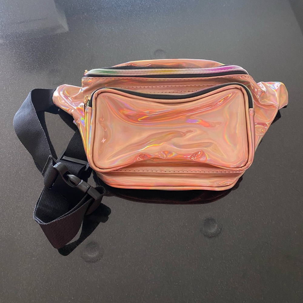 Metallic pink Fanny pack.